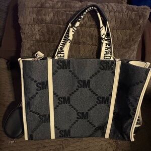 Steve Madden Black Interior Handbag